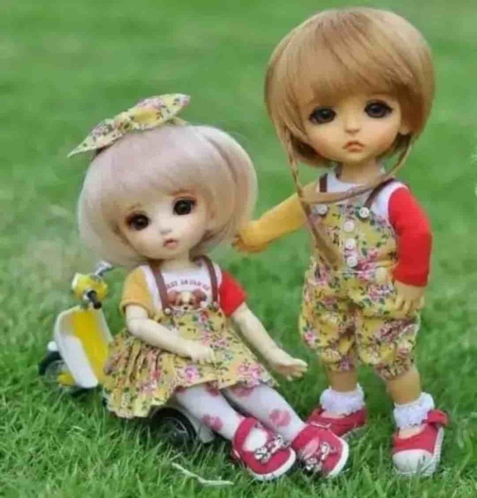 romantic love cute doll for WhatsApp dp