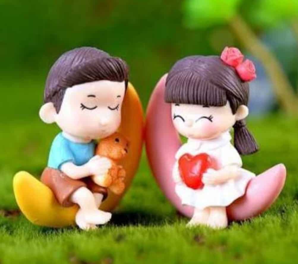 Lovely cartoon love dp